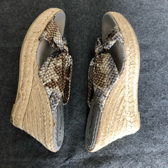 Diane B Milano Wedges Size •8• - Picture 5 of 8